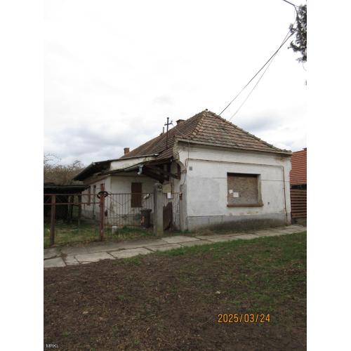 2836 Baj, Jókai Mór utca 62