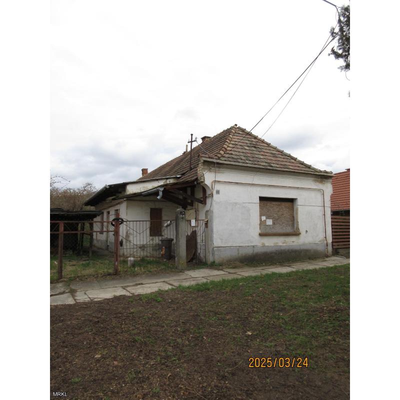 2836 Baj, Jókai Mór utca 62