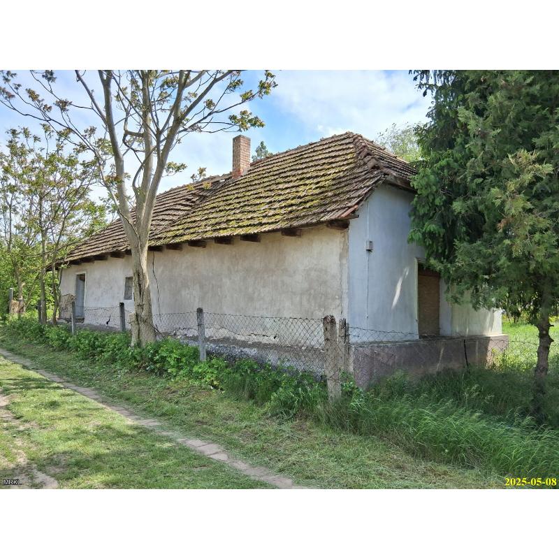 4483 Buj, Petőfi utca 15