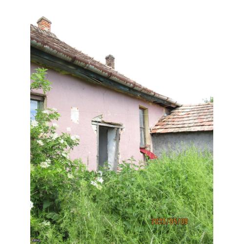 2435 Nagylók, Vörösmarty utca 9