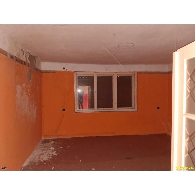 4611 Jéke, Táncsics utca 32.