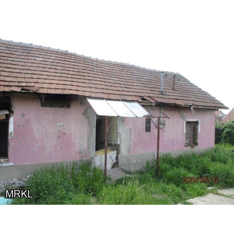 3800 Szikszó, Dolhai utca 2