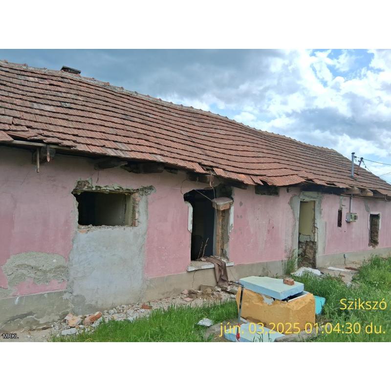 3800 Szikszó, Dolhai utca 2