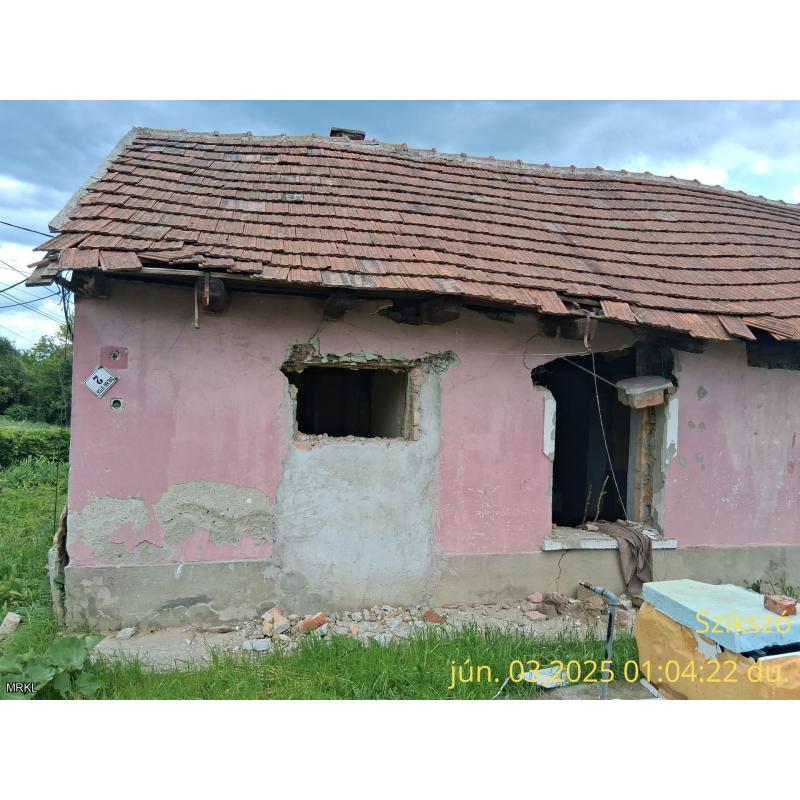 3800 Szikszó, Dolhai utca 2
