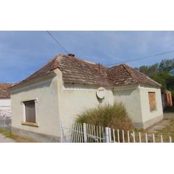 8557 Bakonyszentiván, Béke utca 8.