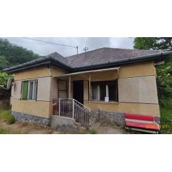 3141 Salgótarján, Fenyvesalja utca 20