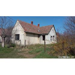 8716 Mesztegnyő, Béke utca 33.