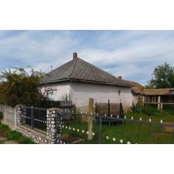 3579 Kesznyéten, Lenin utca 10.