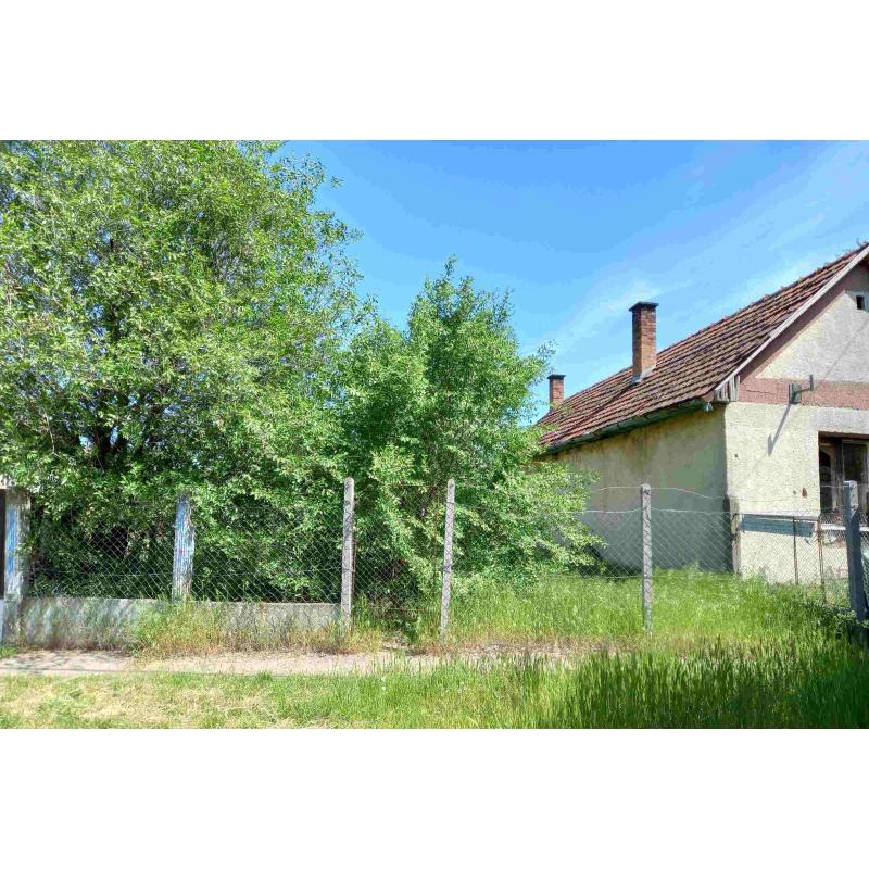 4242 Hajdúhadház, Vénkert utca 75.