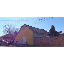 6100 Kiskunfélegyháza, Álmos utca 6.