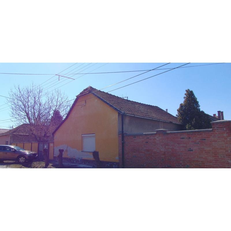 6100 Kiskunfélegyháza, Álmos utca 6.