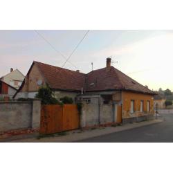 7030 Paks, Jámbor Pál utca 1.