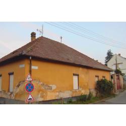 7030 Paks, Jámbor Pál utca 1.