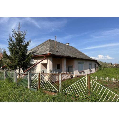 4337 Jármi, Arany János utca 27.