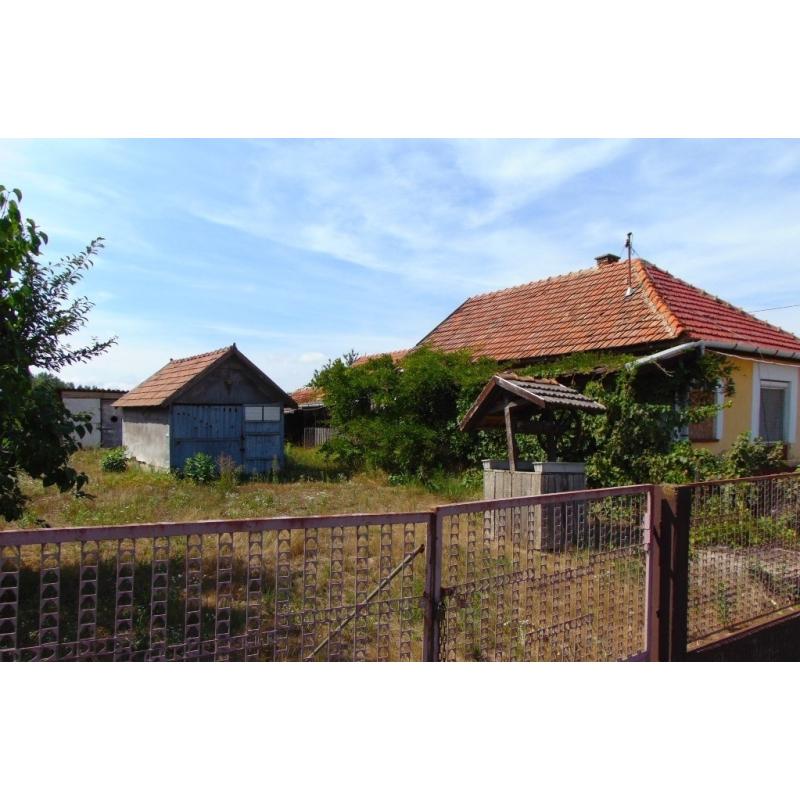 4536 Ramocsaháza, Virág utca 57.