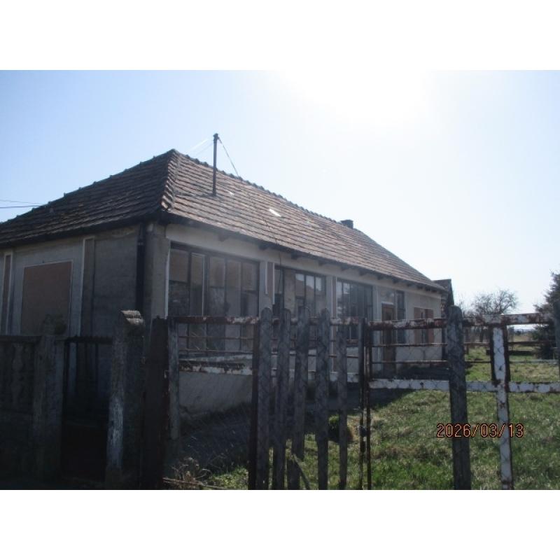 3575 Berzék, Esze Tamás utca 19.