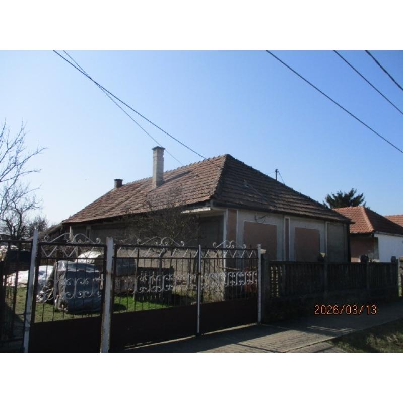 3575 Berzék, Esze Tamás utca 19.