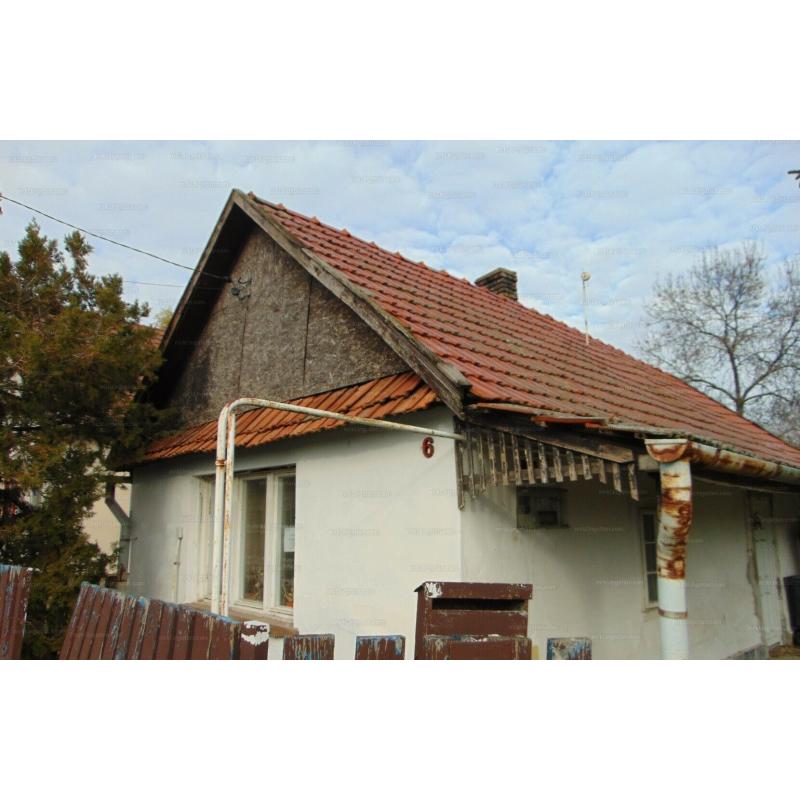 5123 Jászárokszállás, Nyárfa utca 6.