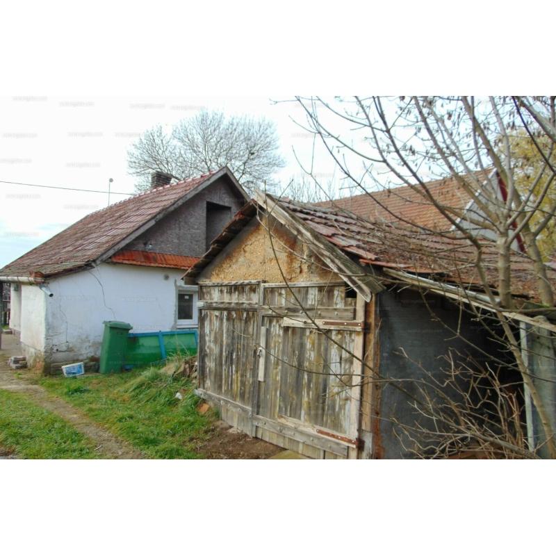 5123 Jászárokszállás, Nyárfa utca 6.