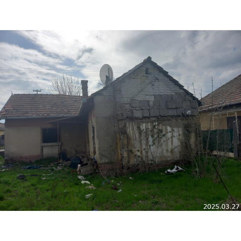 6050 Lajosmizse, Vásártér utca 4.