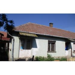 3924 Taktakenéz, Temető utca 15.