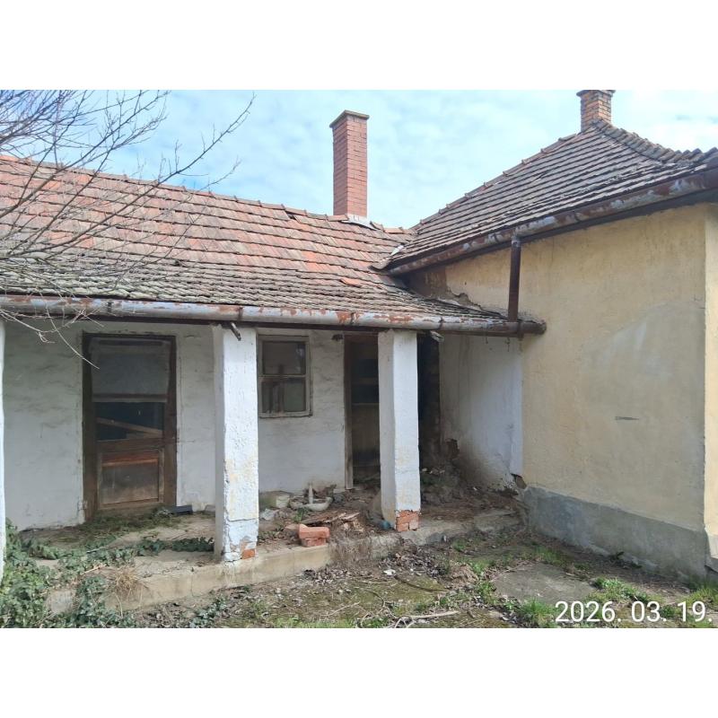 3360 Heves, Semmelweis Ignác utca 40