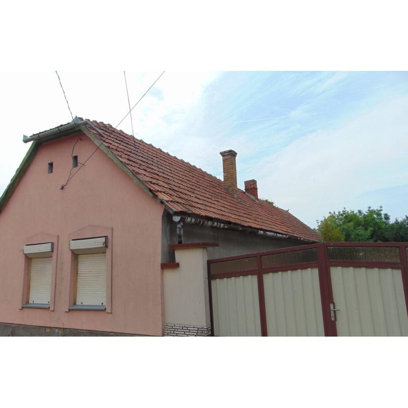 6522 Gara, Arany János utca 25.