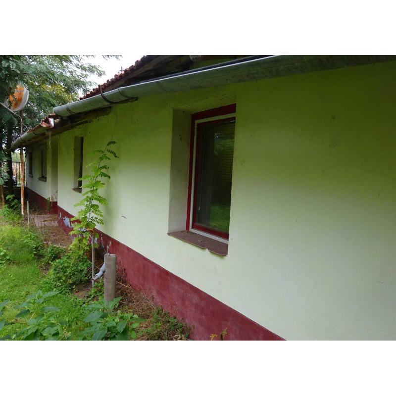 5837 Kisdombegyház, Hajnal utca 14