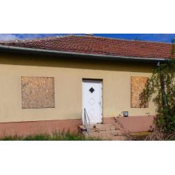 3388 Poroszló, Dobosok útja 8