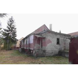 7300 Komló, Kisbattyán utca 9