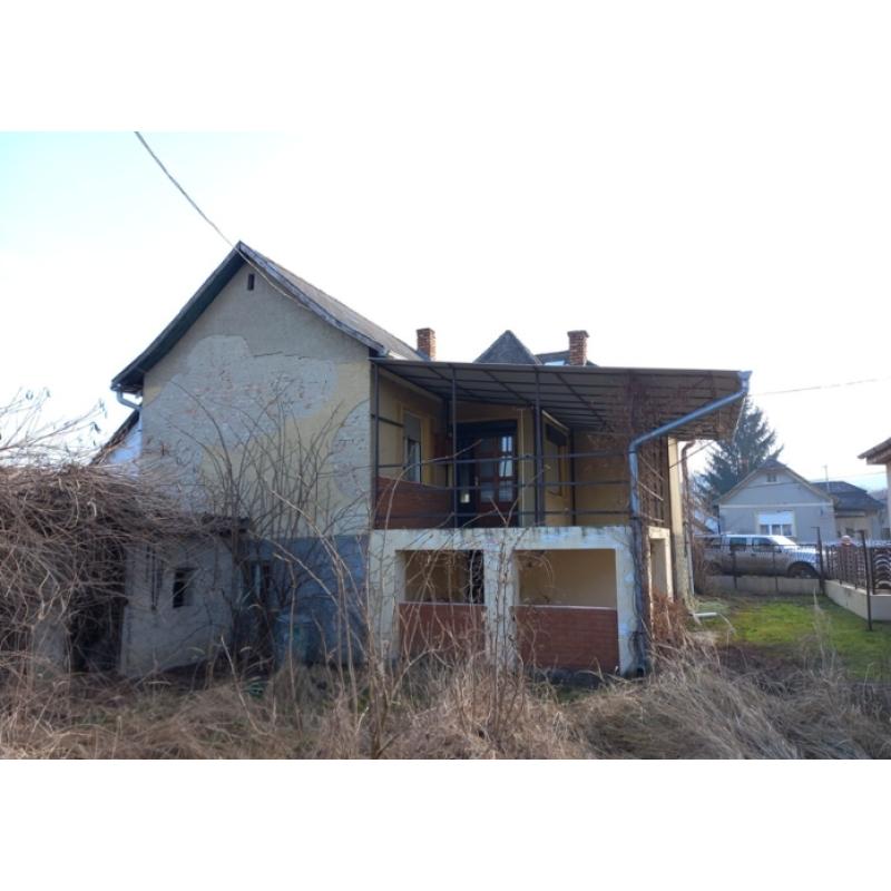 3258 Tarnalelesz, Egri út 8