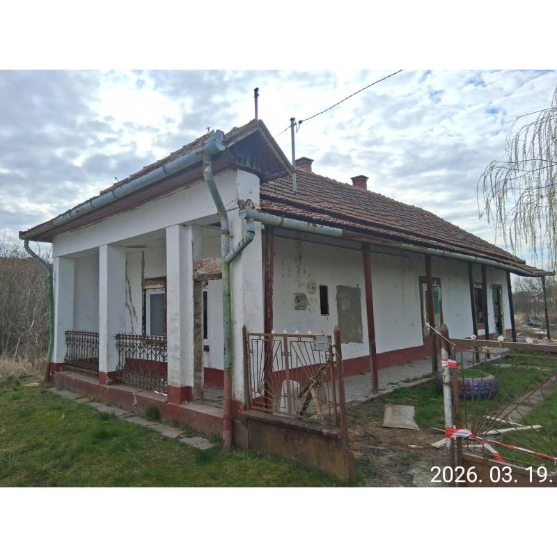 3386 Sarud, Csalogány utca 18